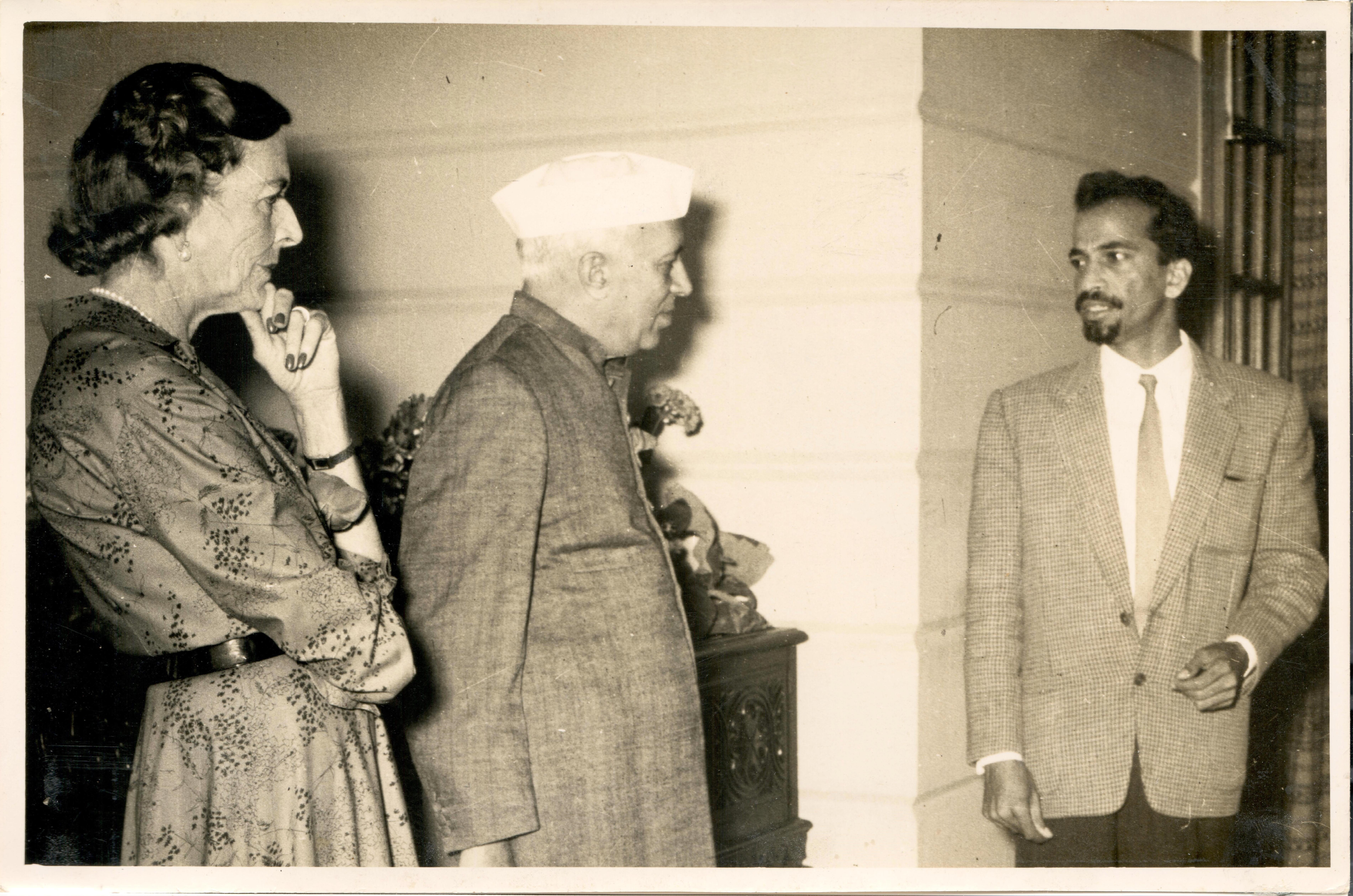 Laxman Pai with Pandit Nehru and Lady Edwina Mountbatten, February 1955